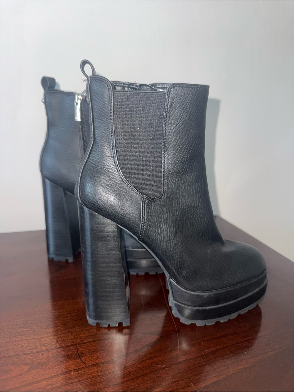 Jennifer Lopez Black Platform Chelsea Ankle Boots